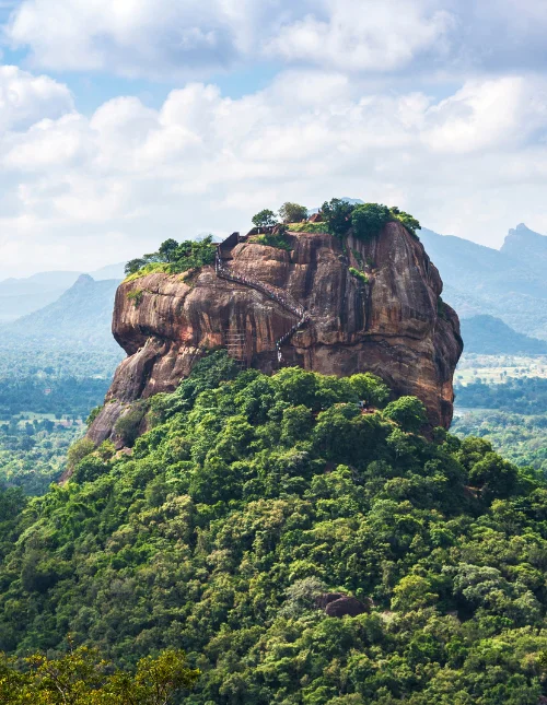 Blick auf den Löwenfelsen bei Sigiriya, Sri Lanka