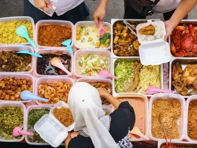 Streetfood-Markt im malaysischen Borneo