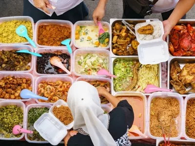 Streetfood-Markt im malaysischen Borneo